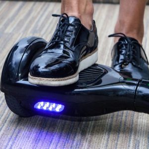 A Beginner’s Guide Of Riding A Hoverboard Safely In Minutes